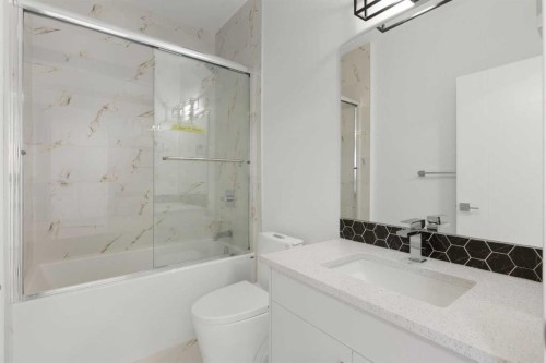 376 Muirfield Crescent, Lyalta, AB - Indoor Photo Showing Bathroom