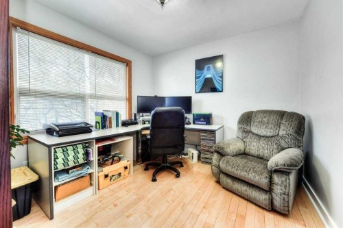 3815 Parkhill Place Sw, Calgary, AB - Indoor Photo Showing Other Room