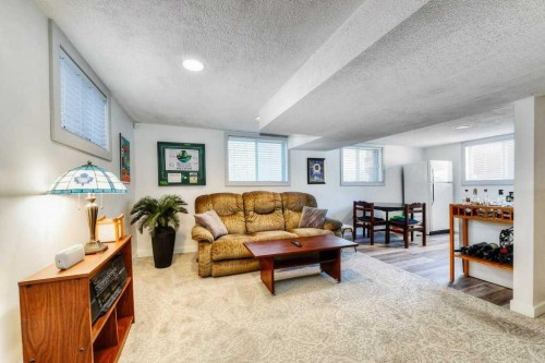 3815 Parkhill Place Sw, Calgary, AB - Indoor