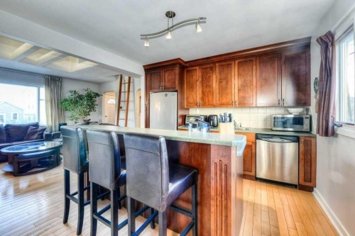 3815 Parkhill Place Sw, Calgary, AB - Indoor Photo Showing Kitchen With Stainless Steel Kitchen