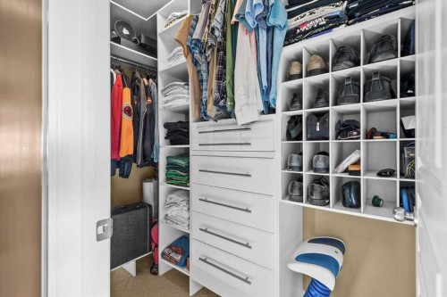 935 Bayside Drive Sw, Airdrie, AB - Indoor With Storage