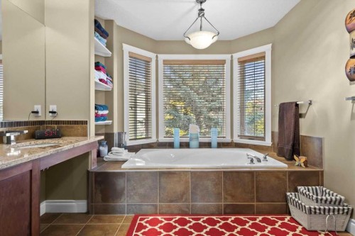 935 Bayside Drive Sw, Airdrie, AB - Indoor Photo Showing Bathroom