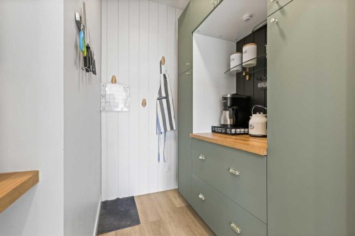 22 Wolf Creek Manor Se, Calgary, AB - Indoor Photo Showing Other Room