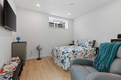 22 Wolf Creek Manor Se, Calgary, AB - Indoor Photo Showing Bedroom