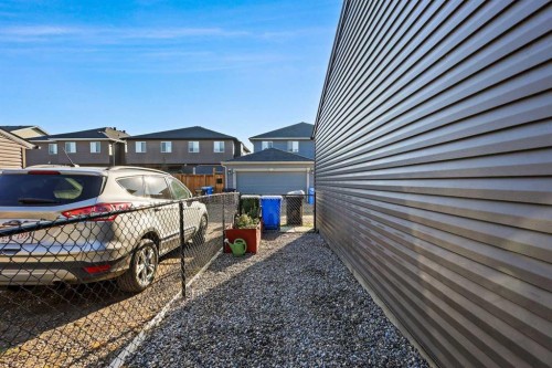 22 Wolf Creek Manor Se, Calgary, AB - Outdoor