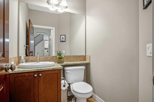 372 Evanspark Circle Nw, Calgary, AB - Indoor Photo Showing Bathroom
