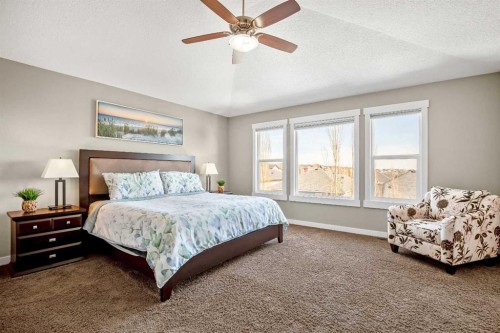 372 Evanspark Circle Nw, Calgary, AB - Indoor Photo Showing Bedroom