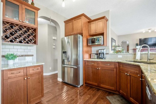 372 Evanspark Circle Nw, Calgary, AB - Indoor Photo Showing Kitchen