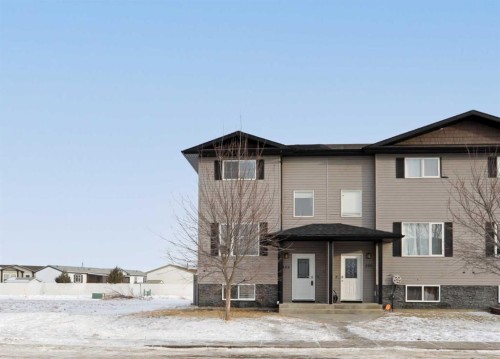 322 17 Street East, Brooks, AB - Outdoor