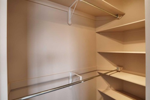 322 17 Street East, Brooks, AB - Indoor With Storage