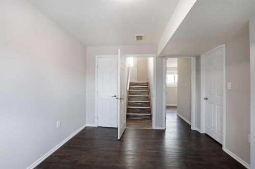 322 17 Street East, Brooks, AB - Indoor Photo Showing Other Room
