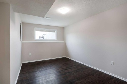 322 17 Street East, Brooks, AB - Indoor Photo Showing Other Room