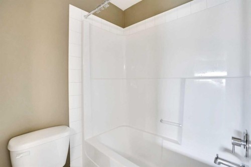 157 Rainbow Falls Boulevard, Chestermere, AB - Indoor Photo Showing Bathroom