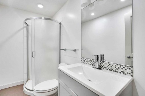 157 Rainbow Falls Boulevard, Chestermere, AB - Indoor Photo Showing Bathroom