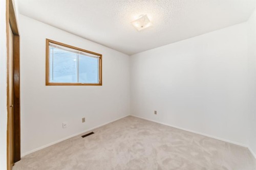 20 Cedardale Hill Sw, Calgary, AB - Indoor Photo Showing Other Room