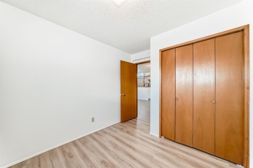 20 Cedardale Hill Sw, Calgary, AB - Indoor Photo Showing Other Room