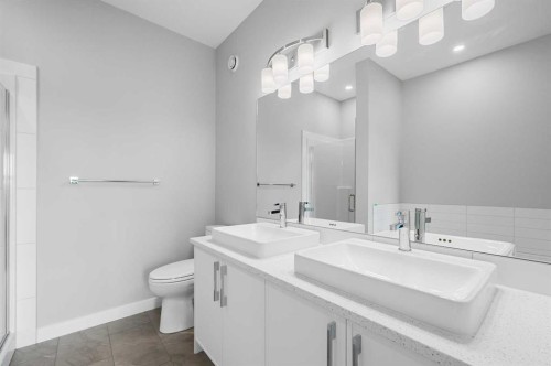607 Mahogany Road Se, Calgary, AB - Indoor Photo Showing Bathroom