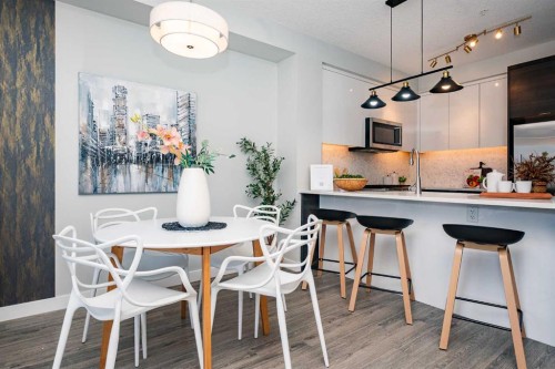 3122-95 Burma Star Road Sw, Calgary, AB - Indoor Photo Showing Dining Room
