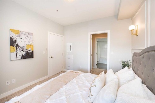 3122-95 Burma Star Road Sw, Calgary, AB - Indoor Photo Showing Bedroom