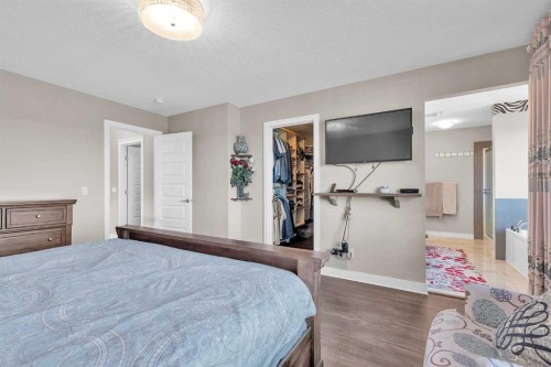 304 Corner Meadows Manor Ne, Calgary, AB - Indoor Photo Showing Bedroom