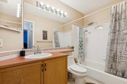 99 Inverness Park Se, Calgary, AB - Indoor Photo Showing Bathroom