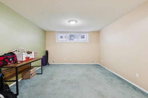 99 Inverness Park Se, Calgary, AB - Indoor Photo Showing Other Room
