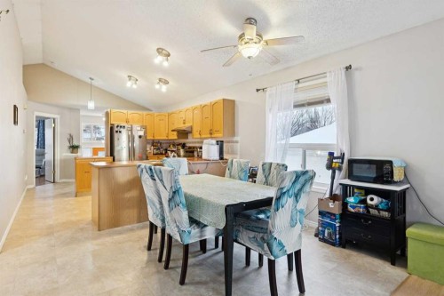 99 Inverness Park Se, Calgary, AB - Indoor Photo Showing Dining Room