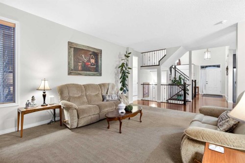 43 Ranchers Crescent, Okotoks, AB - Indoor Photo Showing Living Room