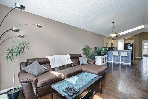 1 Prestwick Mount Se, Calgary, AB - Indoor Photo Showing Living Room