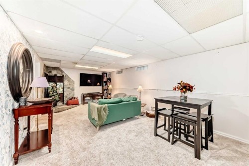 5923 Thorncliffe Drive Nw, Calgary, AB - Indoor