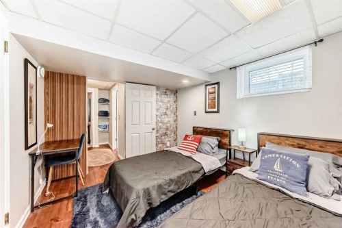 5923 Thorncliffe Drive Nw, Calgary, AB - Indoor Photo Showing Bedroom