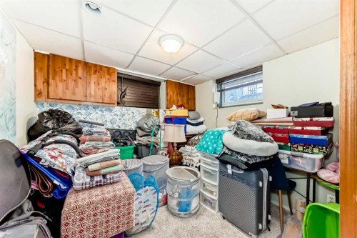 5923 Thorncliffe Drive Nw, Calgary, AB - Indoor Photo Showing Other Room