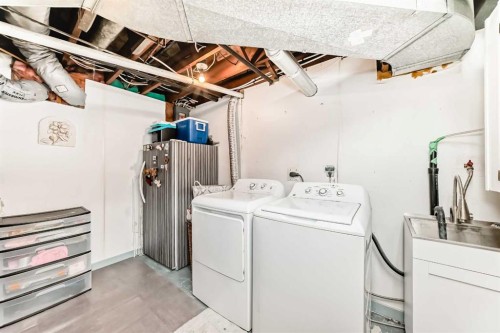 5923 Thorncliffe Drive Nw, Calgary, AB - Indoor Photo Showing Laundry Room