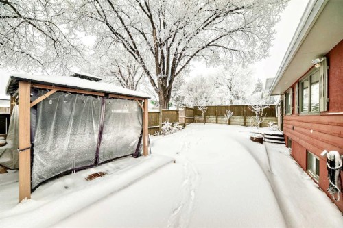 5923 Thorncliffe Drive Nw, Calgary, AB - Outdoor