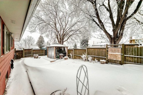 5923 Thorncliffe Drive Nw, Calgary, AB - Outdoor