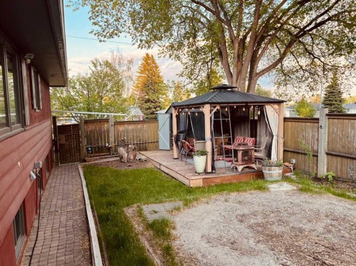 5923 Thorncliffe Drive Nw, Calgary, AB - Outdoor With Deck Patio Veranda
