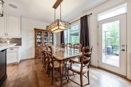 101 Rockford Road Nw, Calgary, AB - Indoor Photo Showing Dining Room