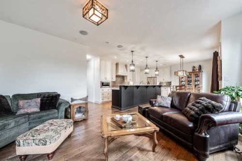 101 Rockford Road Nw, Calgary, AB - Indoor Photo Showing Living Room
