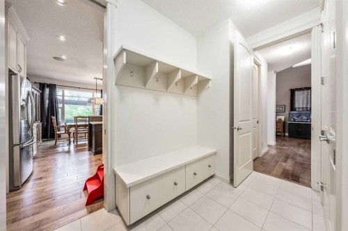 101 Rockford Road Nw, Calgary, AB - Indoor Photo Showing Other Room