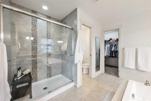 101 Rockford Road Nw, Calgary, AB - Indoor Photo Showing Bathroom