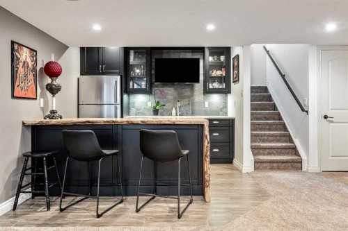 101 Rockford Road Nw, Calgary, AB - Indoor Photo Showing Kitchen