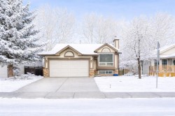 36 Riverview Drive  Cochrane, AB T4C 1K1