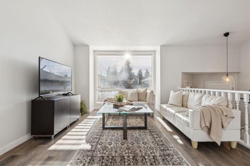 36 Riverview Drive, Cochrane, AB - Indoor Photo Showing Living Room