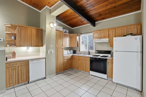 107 Pinemont Bay Ne, Calgary, AB - Indoor Photo Showing Kitchen