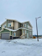 99 Waterford Mews  Chestermere, AB T1X 3B7