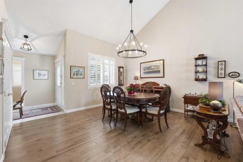 39 Varsity Estates Park Nw, Calgary, AB - Indoor Photo Showing Dining Room