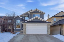 133 Royal Abbey Court NW Calgary, AB T3G 4Y3