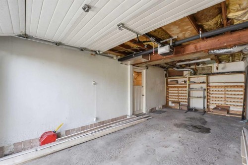 2314 Richmond Road Sw, Calgary, AB - Indoor Photo Showing Garage