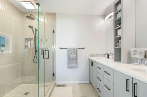 291 Mckerrell Way Se, Calgary, AB - Indoor Photo Showing Bathroom