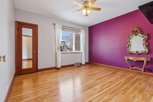 811 19 Avenue Nw, Calgary, AB - Indoor Photo Showing Other Room